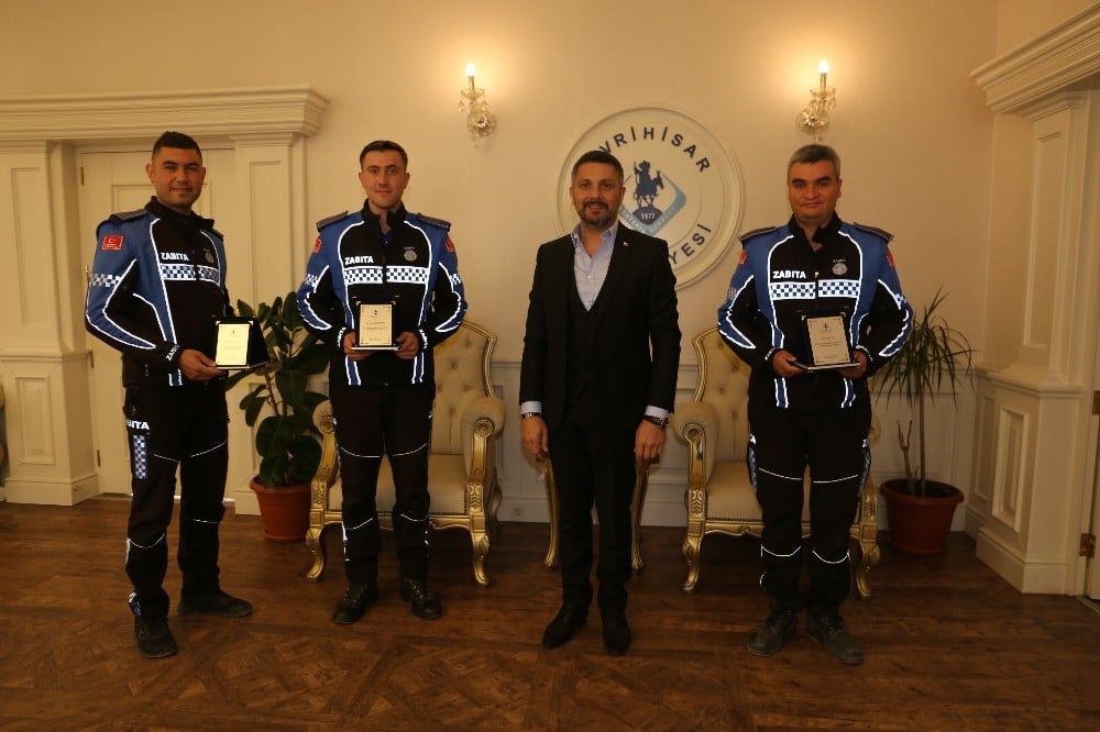 Başkan Yüzügüllü’den zabıta ekiplerine teşekkür 