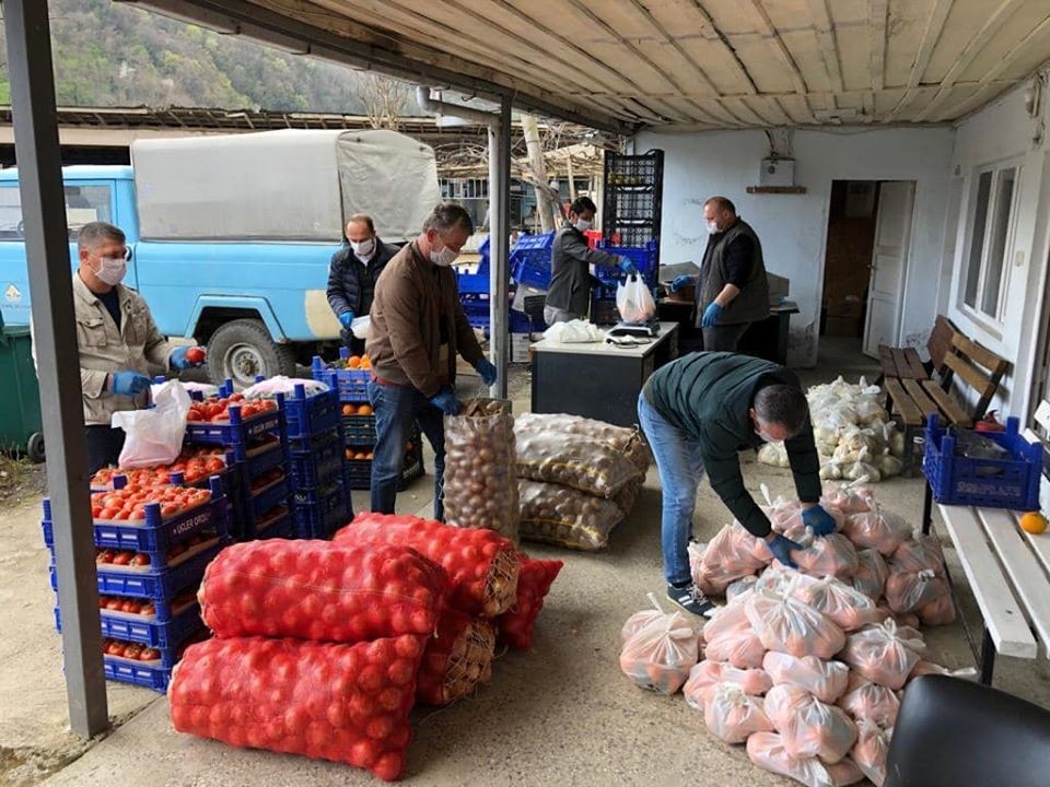 Başkandan karantina mahallesine jest 