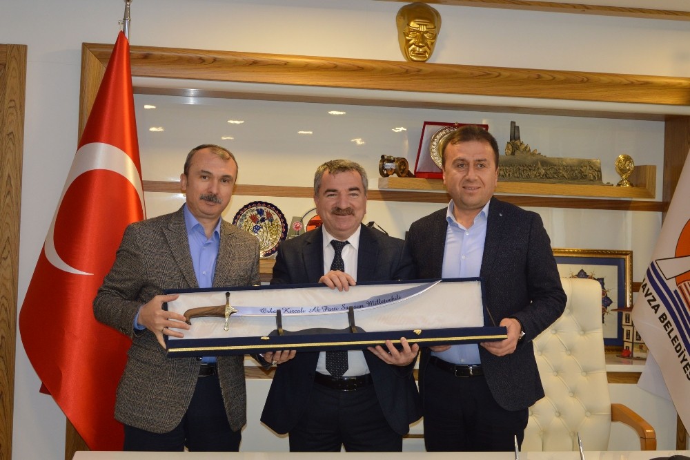 Başkandan vekile kılıç 