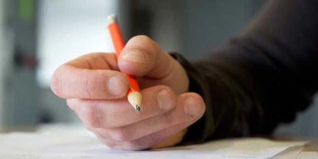 Başkasının yerine sınava girerken yakalandı