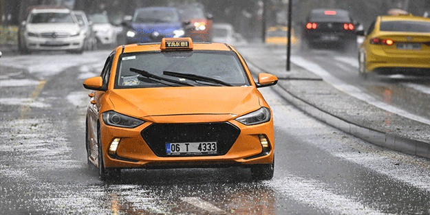 Başkenti dolu vurdu