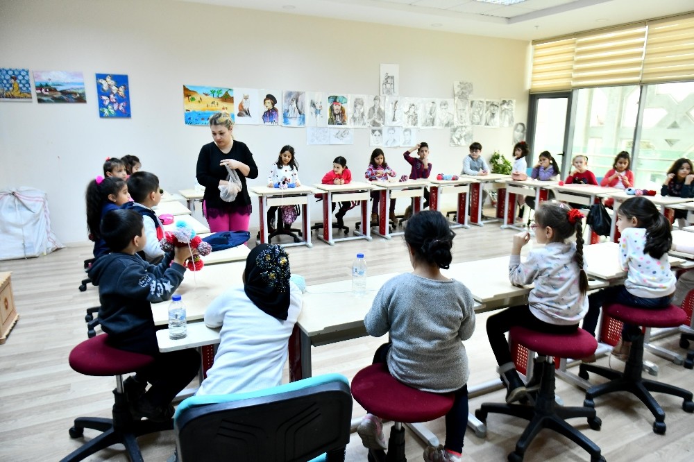 Başkentli miniklerden depremzede çocuklara 