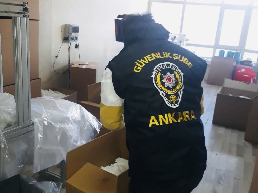 Başkent’te 30 bin kaçak maske ele geçirildi 