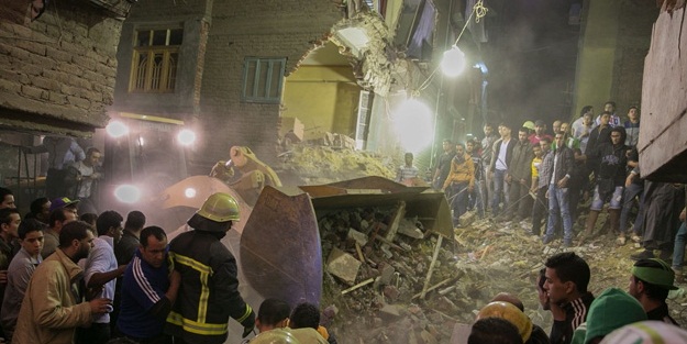 Başkentte 6 katlı bina çöktü