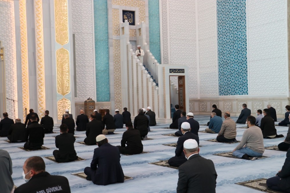 Başkent’te bayram namazı 