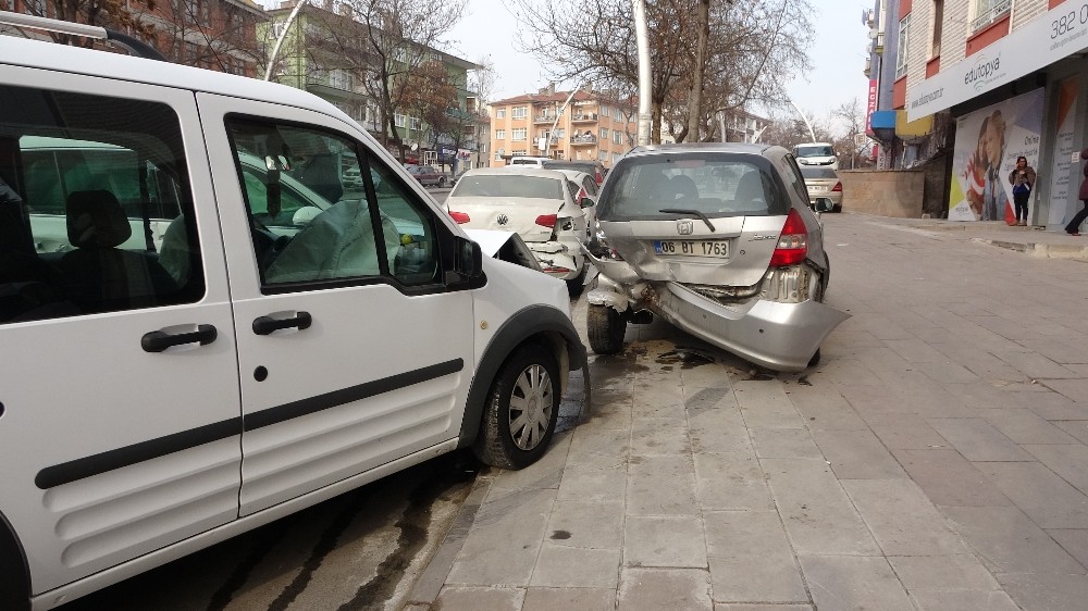 Başkent’te dolmuş kazası: 7 yaralı 