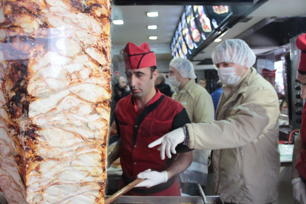 Başkent’te döner ve fast food restoranları denetlendi 