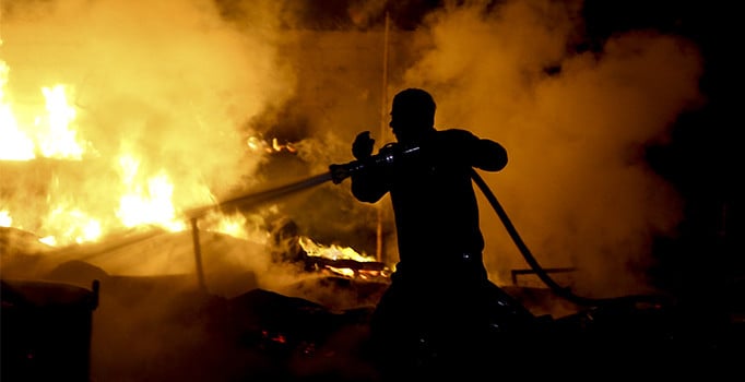 Başkent'te gece saatlerinde yangın paniği