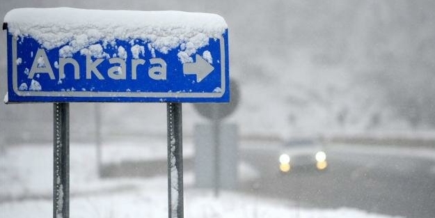 Başkent’te kar sürücülere zor anlar yaşattı