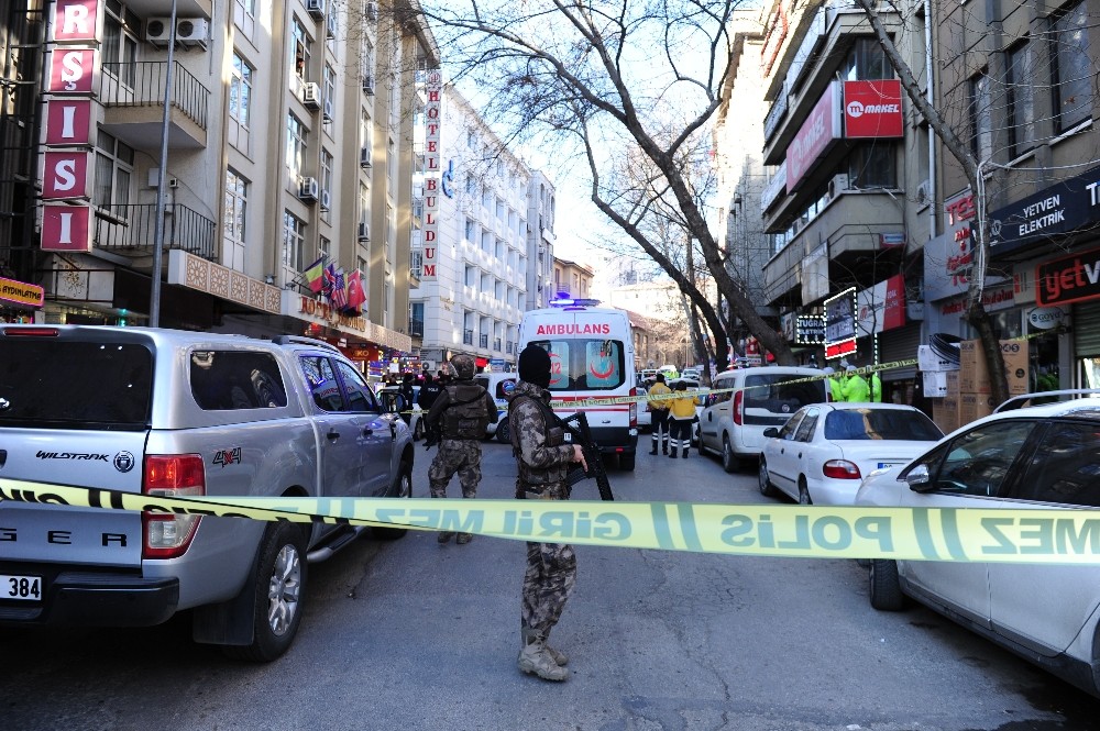 Başkent’te korku dolu anlar yaşatan şahıs ikna edilerek gözaltına alındı 