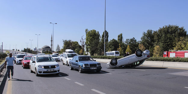 Başkentte otomobil takla attı: Yaralılar var