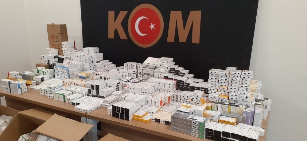 Başkent’te terör örgütlerine gönderilecek 72 bin ilaç ele geçirildi 