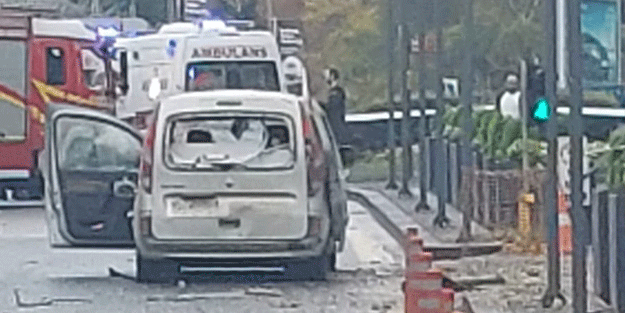 Başkent'te terör saldırısı girişimi...Aracın patlama anı kamerada