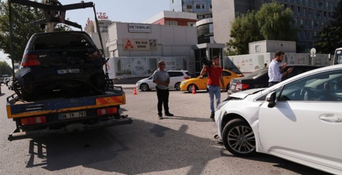 Başkent’te zincirleme kaza: 3 kişi yaralı