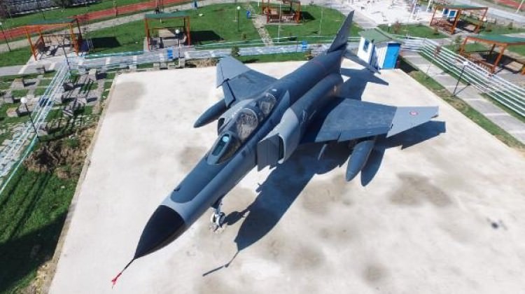 Başkent'teki parka F-4 savaş uçağı yerleştirildi!