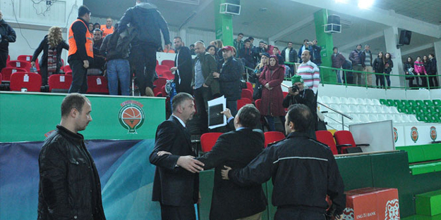 Basketbol maçının ardından ‘kültürsüz’ gerilimi