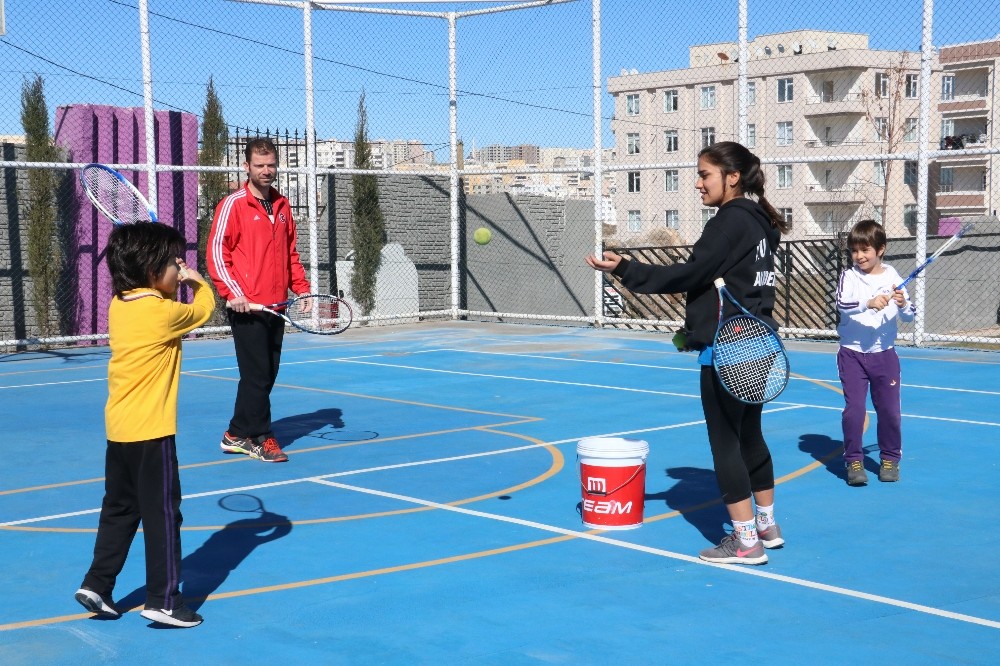 Basketbol sahalarından gelen tenis şampiyonluğu 