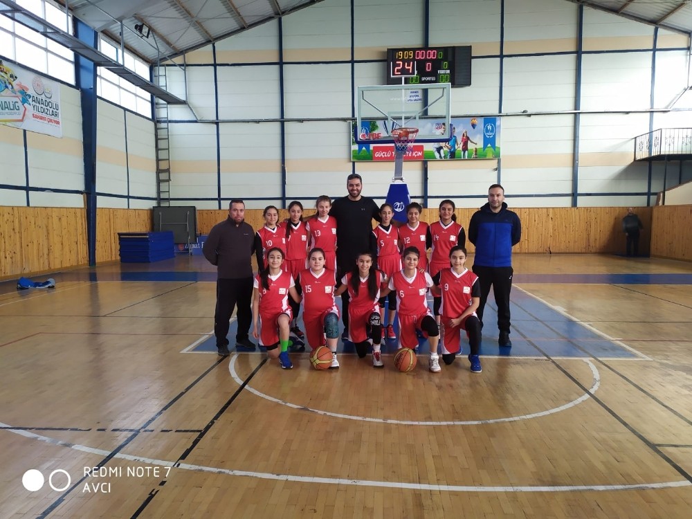 Basketbol Takımları Çeyrek Final Hazırlıklarını Sürdürüyor 