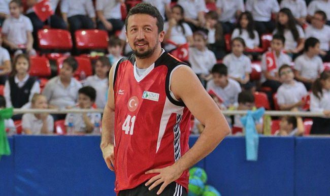 Basketbolcu Türkoğlu'ndan çağrı!