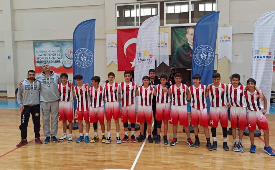Basketbolda Adana karması Türkiye finallerinde 