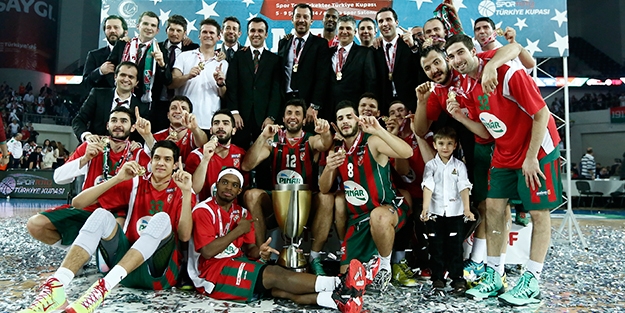 Basketbolda kupanın sahibi Pınar Karşıyaka