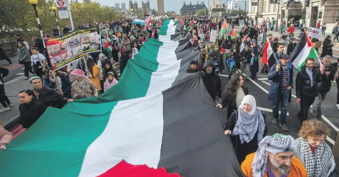 Baskıyla ve tehditle yıldıramadılar Dünyada Filistin için ayakta