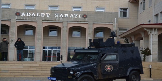 Başkomiser teslim oldu