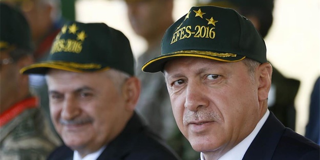 Başkomutan Efes tatbikatını izliyor