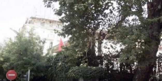 Başkonsolosluğumuza saldırı!