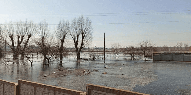 Başları beladan kurtulmuyor: Kiev sular altında kaldı