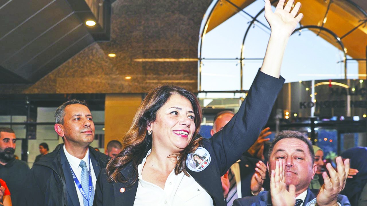 Başörtü yasakçısı Saraç MİT’in TIR’ına binmiş