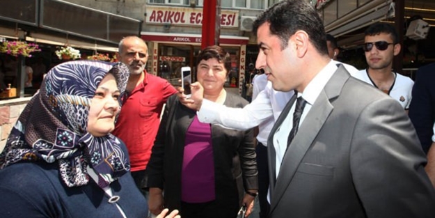Başörtülü kadından Demirtaş'ı susturan sözler