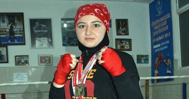 Başörtülü kick boksçunun hedefi mili takım