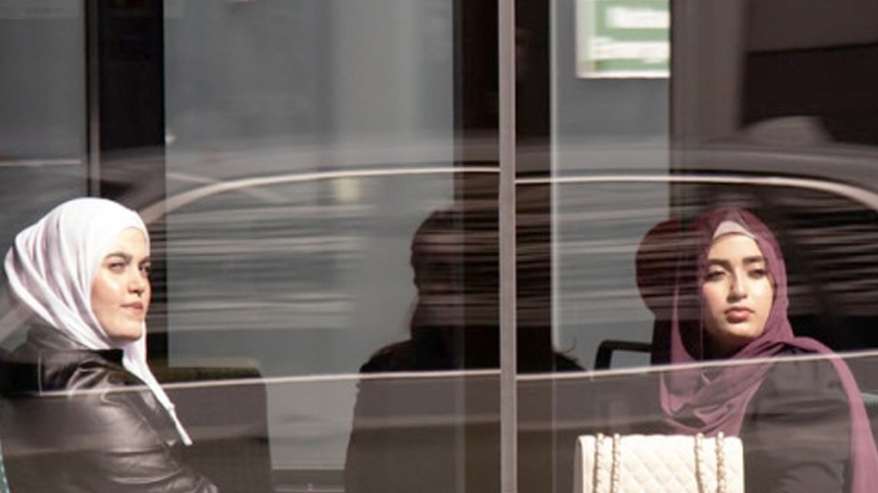Başörtülü öğrenciye engel! Müslümanlara karşı Irkçılık sebebiyle uyarı!