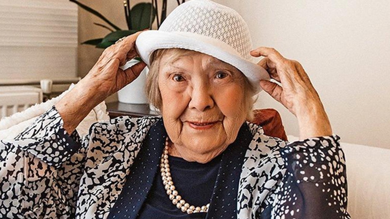 Başörtüsü düşmanı Muazzez İlmiye Çığ öldü! 'Fahişe' benzetmesiyle tanınıyordu...