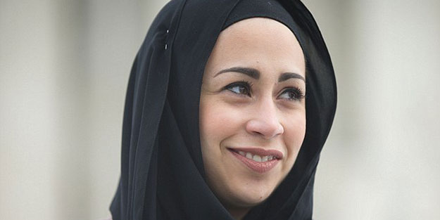 Başörtüsü düşmanı şirketi dize getirdi