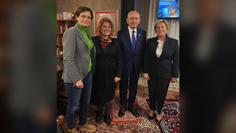 Başörtüsü füruat, seccade de halı parçası(!)