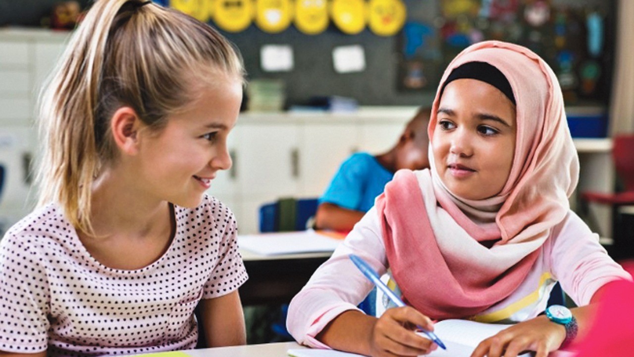 Başörtüsü hazımsızı Avusturya'dan başörtü yasağı: Ahlaksız ırkçı Bakan fetva bile verdi