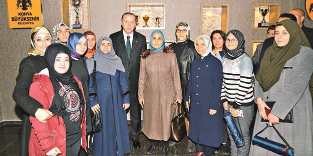 Başörtüsü mağdurları haklarını geri istiyor
