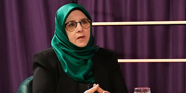 Başörtüsü savunuculuğu da hikayeymiş! Hüda Kaya'dan 28 Şubat yasakçılarına jest
