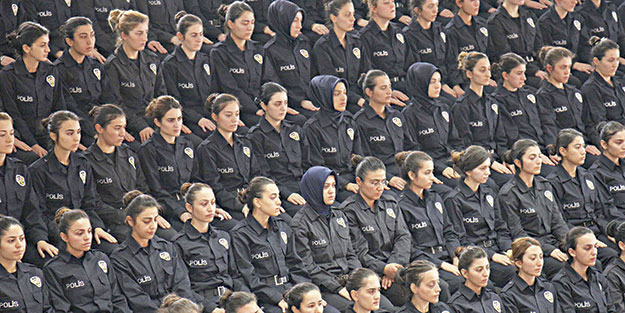 Başörtülü komutanlar geliyor!