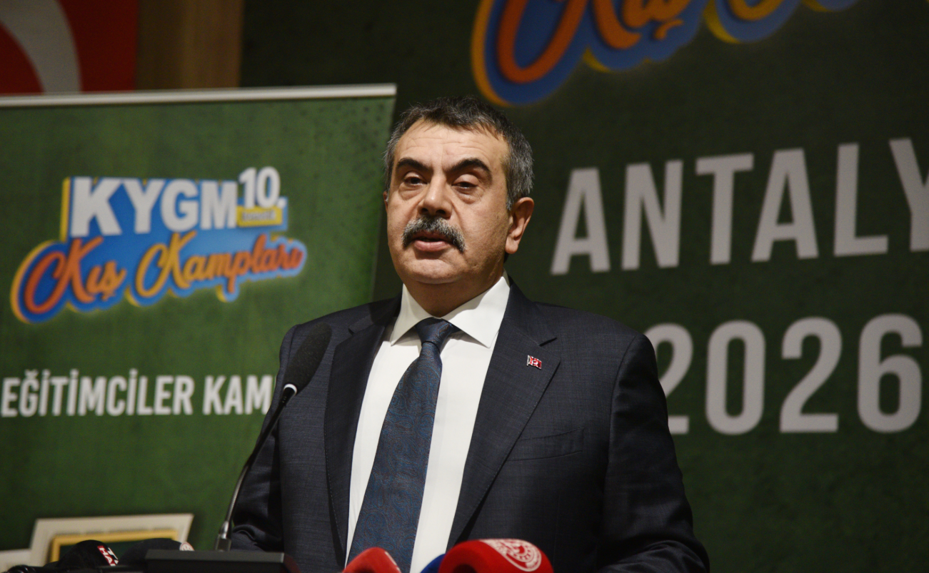 Başörtüsü zulmü hala hafızalarda! Bakan Tekin’in şahit olduğu 2 acı olay