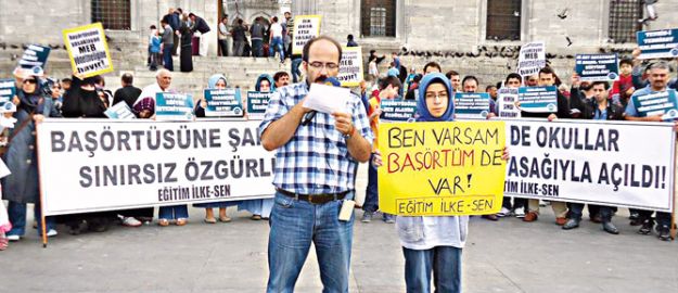 ‘Başörtüsü yasağı kaldırılmalı’