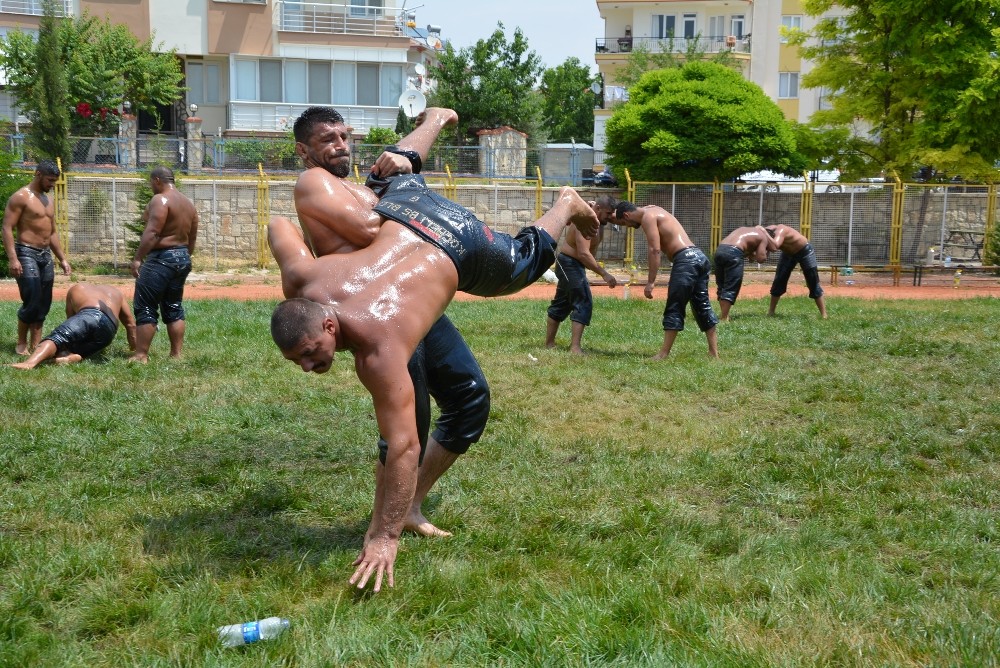 Başpehlivanlar, Kırkpınar öncesi yağlı antrenman yaptı 
