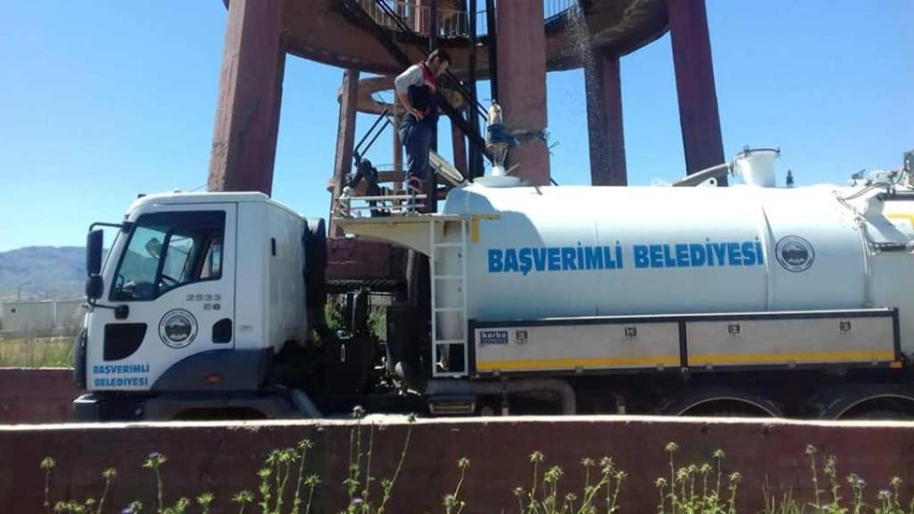 Başverimli Belediyesi ilaçlama ve dezenfekte çalışmalarına aralıksız devam ediyor 