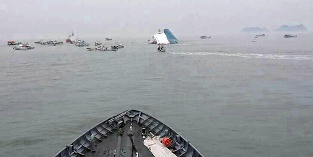 FACİA: 470 kişiyi taşıyan feribot battı!