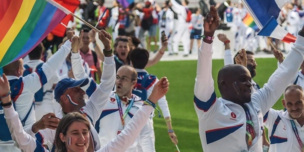 Batı batarken insanlığı da kendisiyle birlikte cehennem çukuruna doğru sürüklüyor!