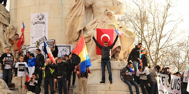 Batı kendine Müslüman