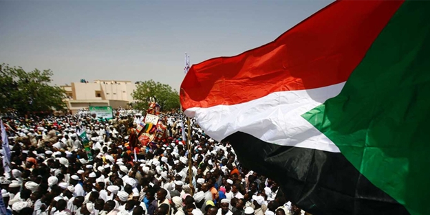 Batı kıskacındaki Sudan'da iç karışıklık!