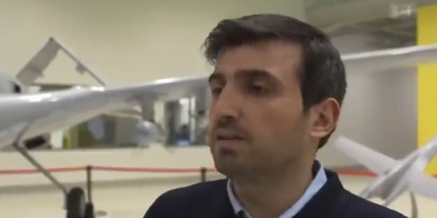 Batı medyası dünyaya böyle duyurdu: Selçuk Bayraktar Türkiye'yi geleceğin savaşına hazırlıyor